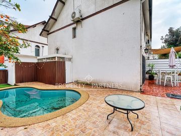 Venta casa en Ñuñoa: amplios espacios, 4 dormitorios y excelente conectividad en un sector consolidado.