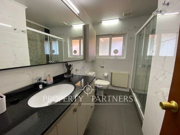 Espectacular Casa en Condominio Exclusivo en Jardín del Mar: Amplitud, Seguridad y Confort