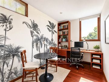 Gran casa Mediterránea en condominio Mirador de San Damián