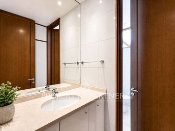 Gran casa Mediterránea en condominio Mirador de San Damián