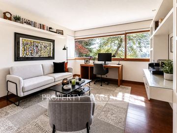 Gran casa Mediterránea en condominio Mirador de San Damián