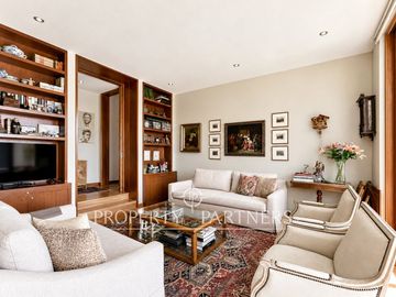 Gran casa Mediterránea en condominio Mirador de San Damián