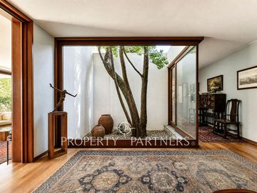 Gran casa Mediterránea en condominio Mirador de San Damián
