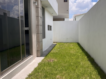CASA NUEVA EN VENTA, CONDADO DEL VALLE, METEPEC