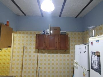 Casa a reciclar de dos dormitorios. Pasaje Ronchi 914