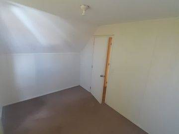 Se vende acogedora y luminosa casa individual de 3D y 1B
