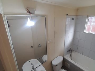 Se vende acogedora y luminosa casa individual de 3D y 1B