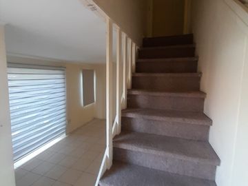 Se vende acogedora y luminosa casa individual de 3D y 1B