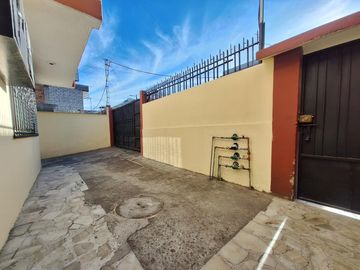 Venta casa rentera, precio oportunidad!... La Kennedy