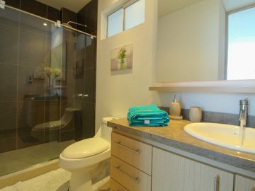 Apartamento en venta y arriendo de 2 hab. en PLAYA SALGUERO, Santa Marta