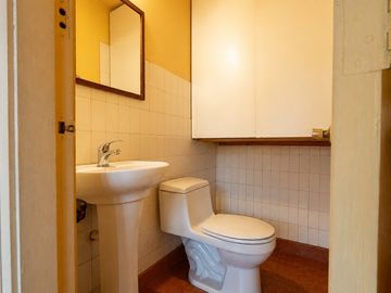 Metro Simón Bolívar / 4D / 2B/ 1E / 315 m2 terreno