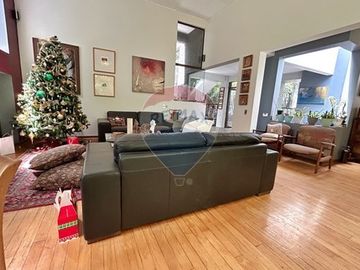 ESPECTACULAR CASA! 5 DORM,  GRAN TERRENO 1534 m2