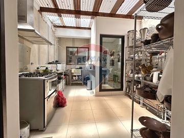 ESPECTACULAR CASA! 5 DORM,  GRAN TERRENO 1534 m2