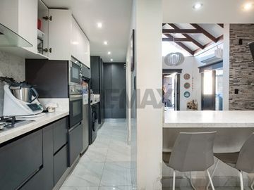 HERMOSA CASA RENOVADA EN LOS TORDOS/AV GRECIA