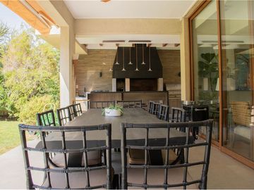 SE VENDE CASA CANQUÉN- Av. Los Rios