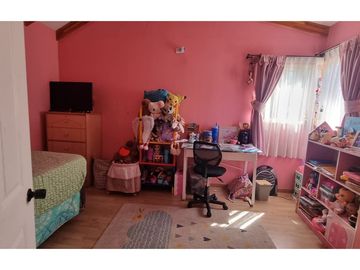 ¡Encantadora casa en venta en Buin con piscina!