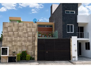 CASA EN VENTA EN SAN JUAN DEL RIO QUERETARO