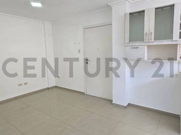 Suite más estudio en venta, cerca al Mall el Jardin, Quito