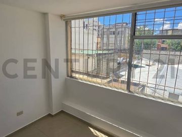 Suite más estudio en venta, cerca al Mall el Jardin, Quito