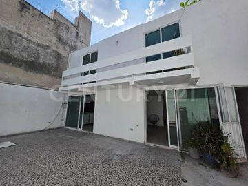 Venta de casa zona Prados Agua Azul