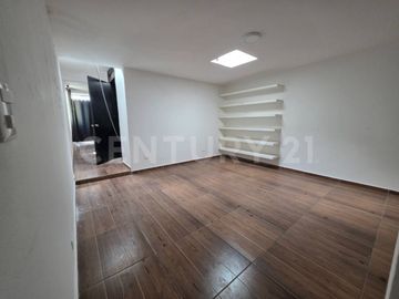 Venta de casa zona Prados Agua Azul