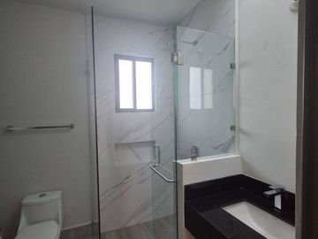 Casa en Renta en LA RESERVA PRIVADA RESIDENCIAL, Santiago