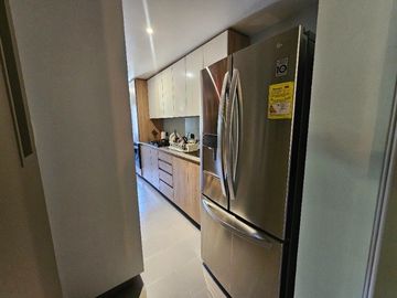 APARTAMENTO AMOBLADO EN ARRIENDO UBICADO EN EL POBLADO SECTOR MILLA DE ORO