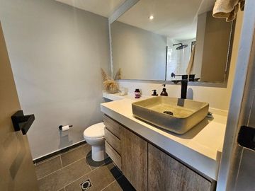 APARTAMENTO AMOBLADO EN ARRIENDO UBICADO EN EL POBLADO SECTOR MILLA DE ORO