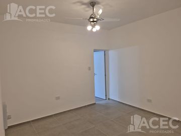 Venta - Casa al frente - Cochera - Jardín - Suroeste Rosario -