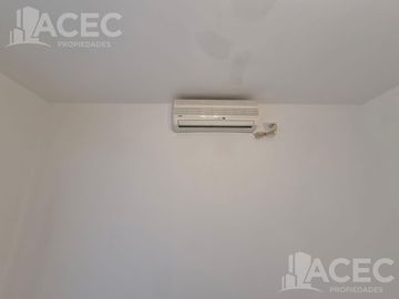 Venta - Casa al frente - Cochera - Jardín - Suroeste Rosario -