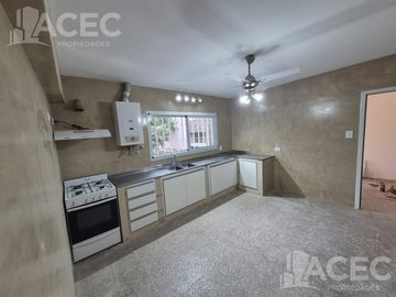 Venta - Casa al frente - Cochera - Jardín - Suroeste Rosario -