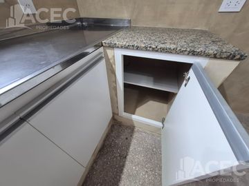 Venta - Casa al frente - Cochera - Jardín - Suroeste Rosario -