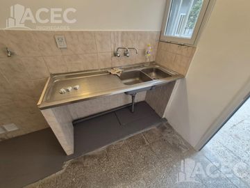 Venta - Casa al frente - Cochera - Jardín - Suroeste Rosario -