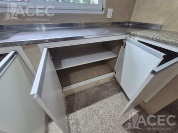 Venta - Casa al frente - Cochera - Jardín - Suroeste Rosario -