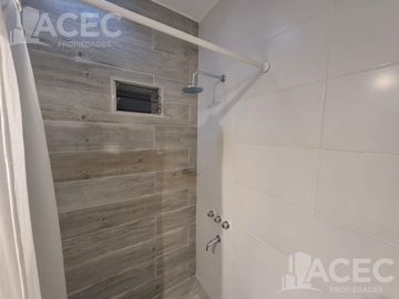 Venta - Casa al frente - Cochera - Jardín - Suroeste Rosario -