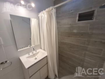 Venta - Casa al frente - Cochera - Jardín - Suroeste Rosario -