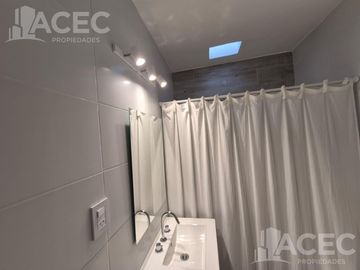 Venta - Casa al frente - Cochera - Jardín - Suroeste Rosario -