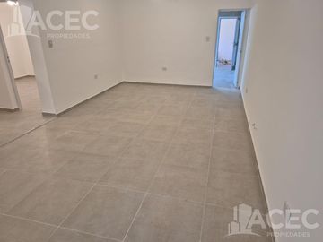 Venta - Casa al frente - Cochera - Jardín - Suroeste Rosario -