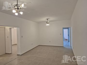 Venta - Casa al frente - Cochera - Jardín - Suroeste Rosario -
