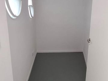 OFICINA COMERCIAL 110 MT2 CUBIERTOS CON TERRAZA!!