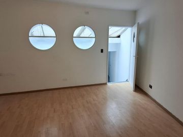 OFICINA COMERCIAL 110 MT2 CUBIERTOS CON TERRAZA!!