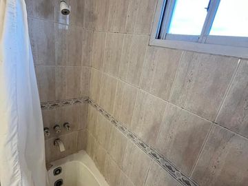Excelente triplex 4 amb c/doble cochera y patio!!