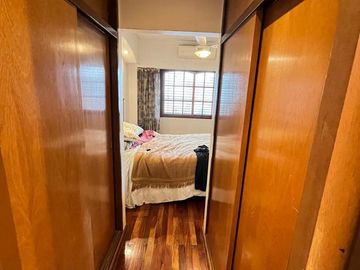 Excelente triplex 4 amb c/doble cochera y patio!!