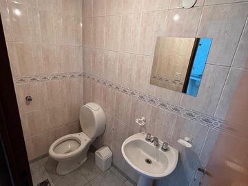 Excelente triplex 4 amb c/doble cochera y patio!!