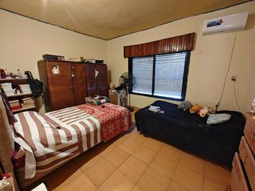 Casa  con Local de Comercio en venta en G.. Catan