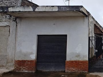 Casa  con Local de Comercio en venta en G.. Catan