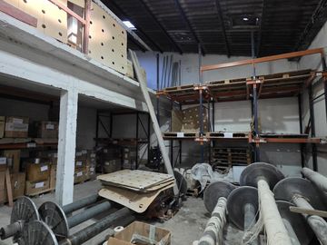 Alquiler galpón de 500 m2 en Wilde