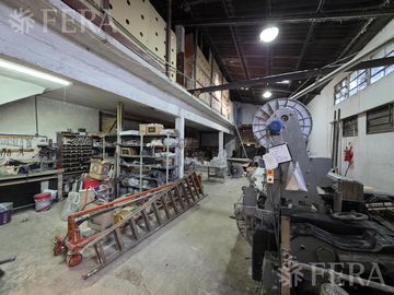 Alquiler galpón de 500 m2 en Wilde