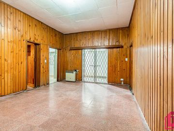 Venta Ph 4 amb con escritorio en Flores con proyección