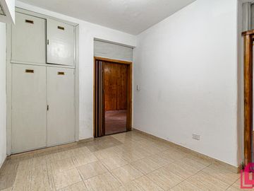 Venta Ph 4 amb con escritorio en Flores con proyección